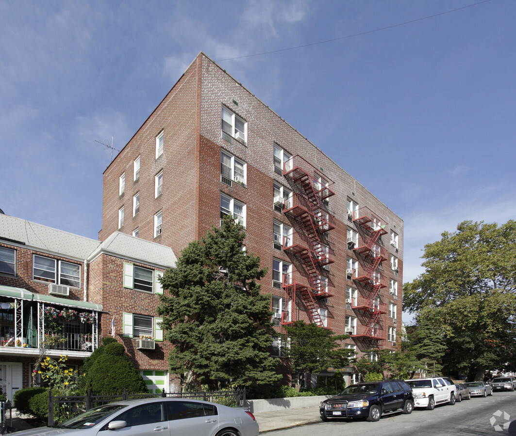 Photo - Executive Towers II Apartments