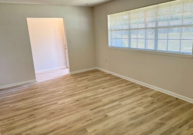 Photo - "Charming 3-Bedroom home in Mary Esther!"