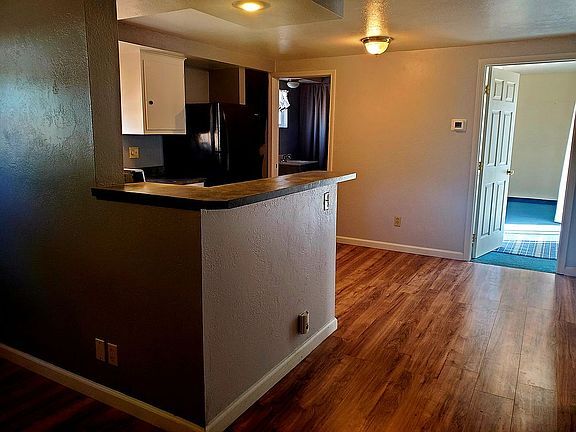 Photo - 630 3rd Ave W