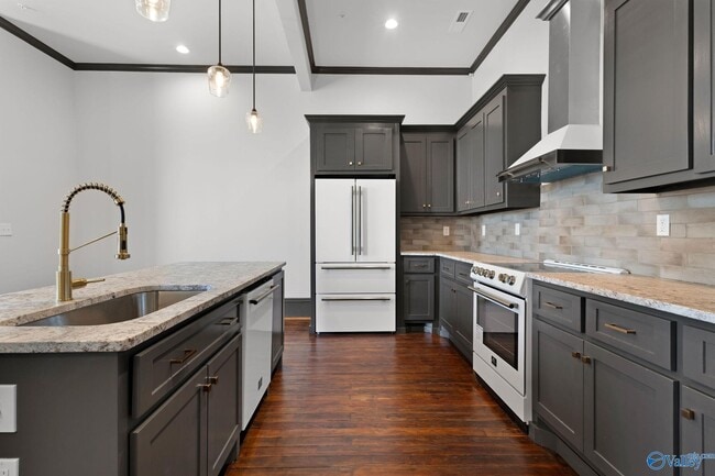 Photo - 719 Bank St NE Unit 4