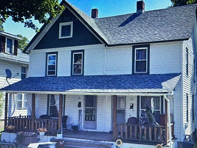 21 S Carver front house - 21 S Carver St Unit 21 S Carver St