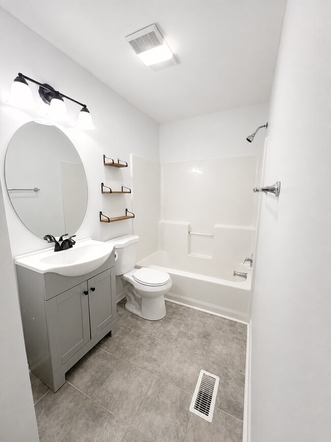Building Photo - 312 Beech St Unit 1 Bed 1 Bath