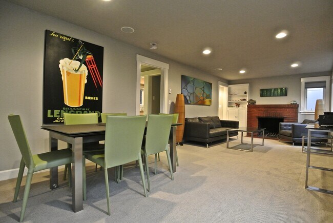 Photo - Beautiful 4 bed home in desirable Eastlake! Available 9/16/2026!