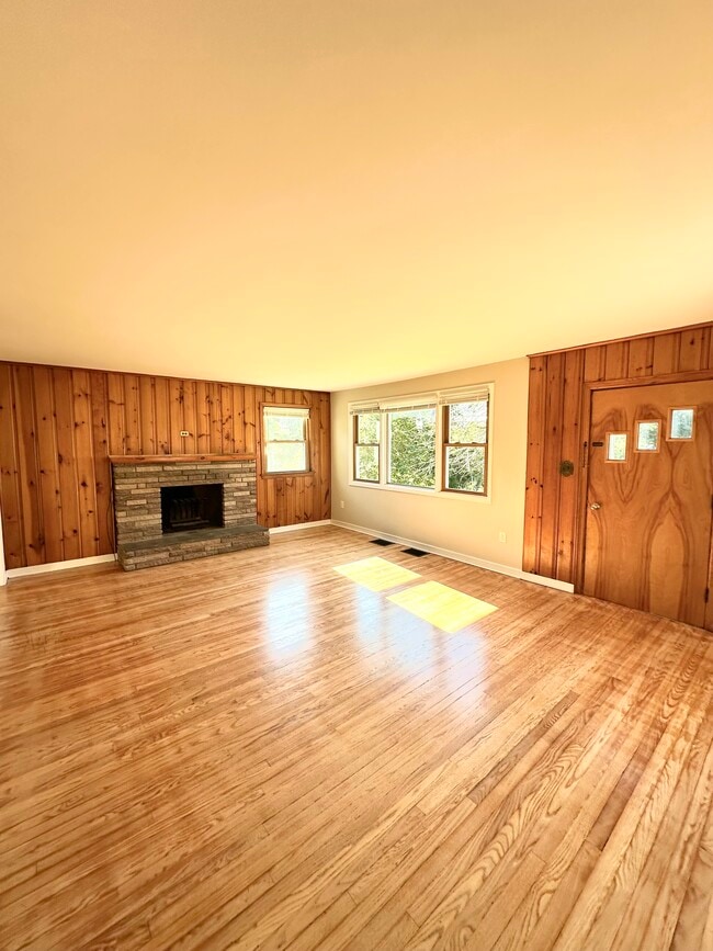 Building Photo - 109 Grand St Unit 109 Grand Street  A Rental