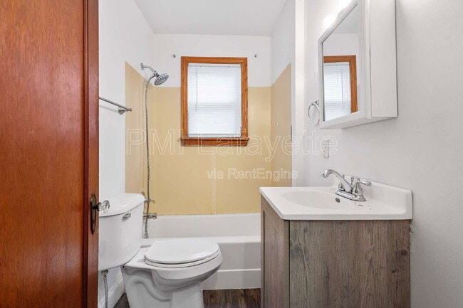 Photo - 2022 Charles St