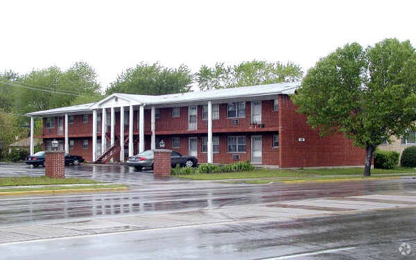 Building - 438-448 N Wolf Rd Apartments