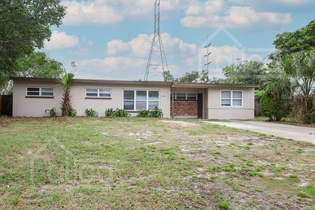 Building Photo - 2108 Emeralda Rd