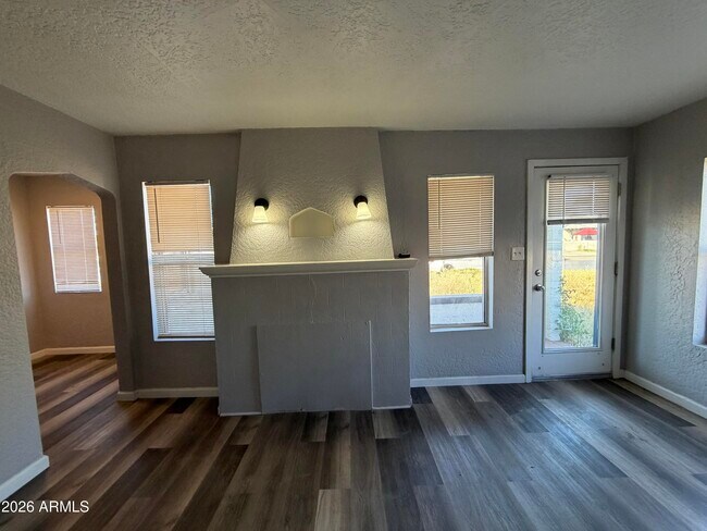 Photo - 1833 E Harvard St Unit 4