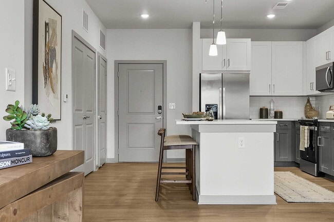 Building Photo - Elmstead