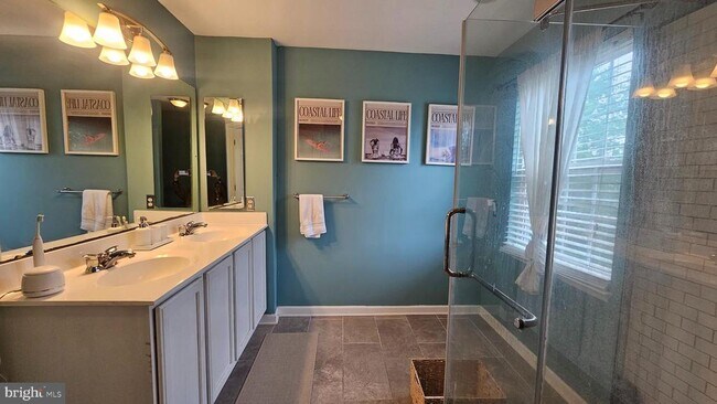 Photo - 213 Windsor Ct