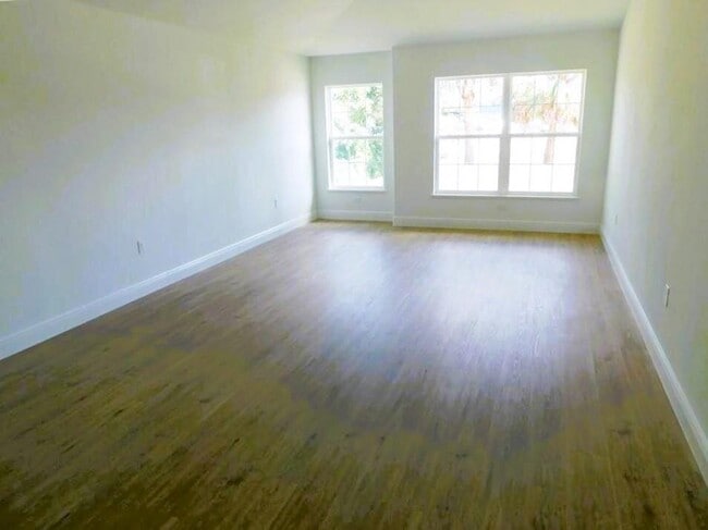 Photo - 1358 Schumann Dr