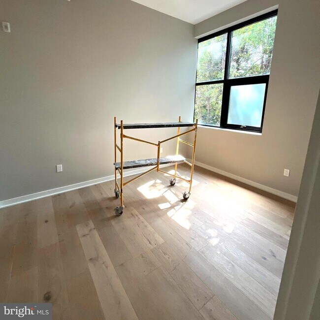 Building Photo - 36 N Narberth Ave Unit 202 Rental