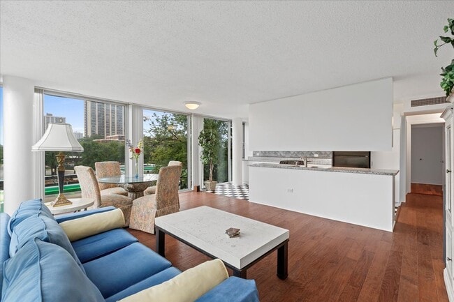 Photo - 3115 S Michigan Ave Unidad 301