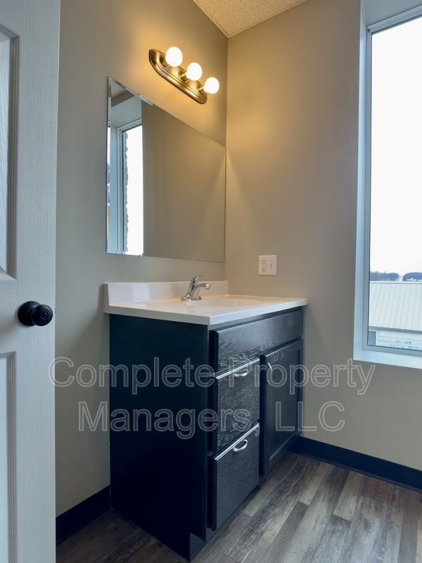 Photo - 101 1/2 N Mill St