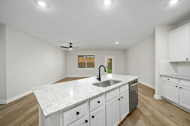 6015 Diamond Leaf Ct