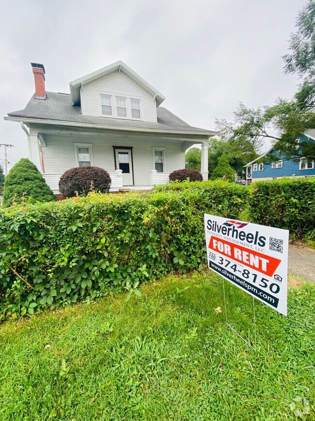 Building Photo - Spacious home on Colegate Drive