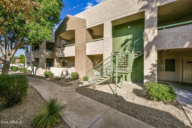Building Photo - 1295 N Ash St Unit 822 Rental