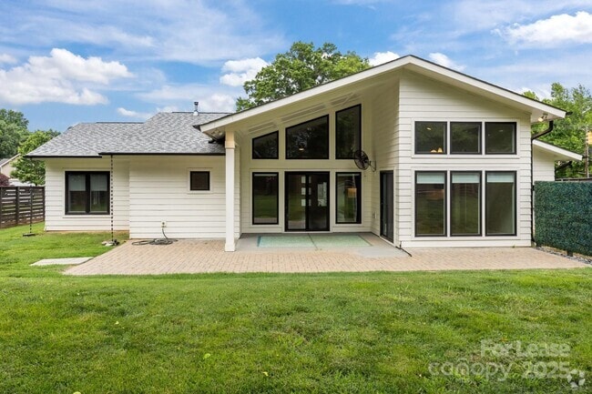 Building Photo - 1207 Lakedell Dr Rental