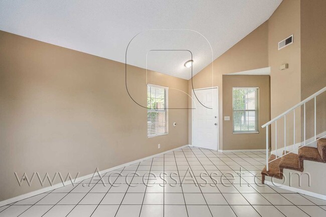 Photo - Charming and Bright Three-Bedroom Haven on Comotilo