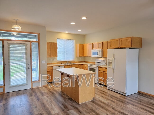Photo - 1085 Golden Pheasant Dr