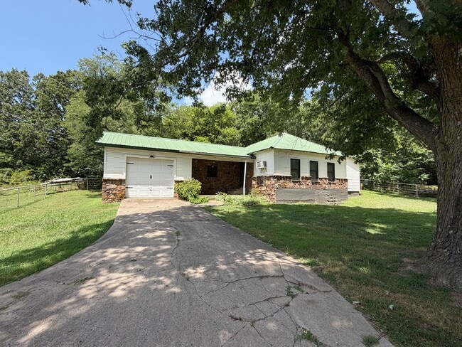 Photo - 475972 E 740 Rd
