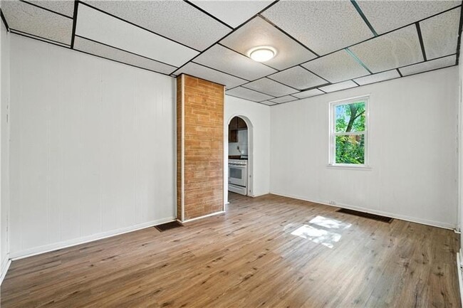 2505 Gable-