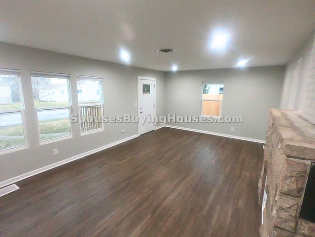 Photo - 717-719 W 4th St