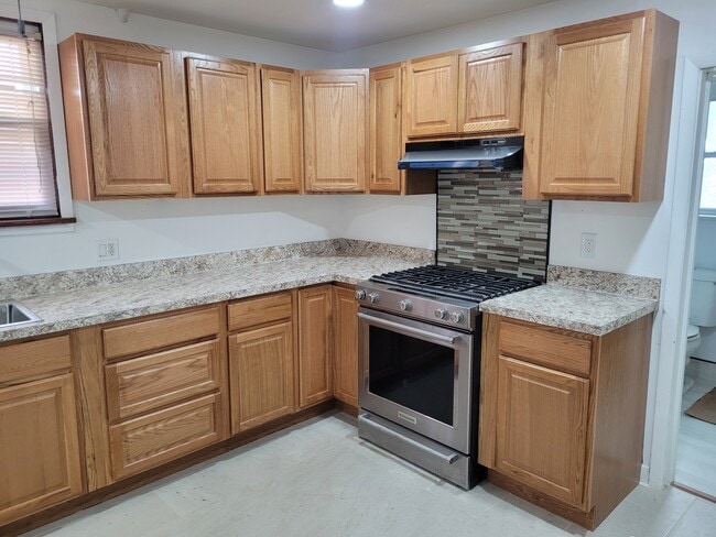 Photo - 76 Bedford St