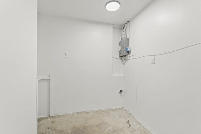 Photo - 4142 Meadowdale Dr