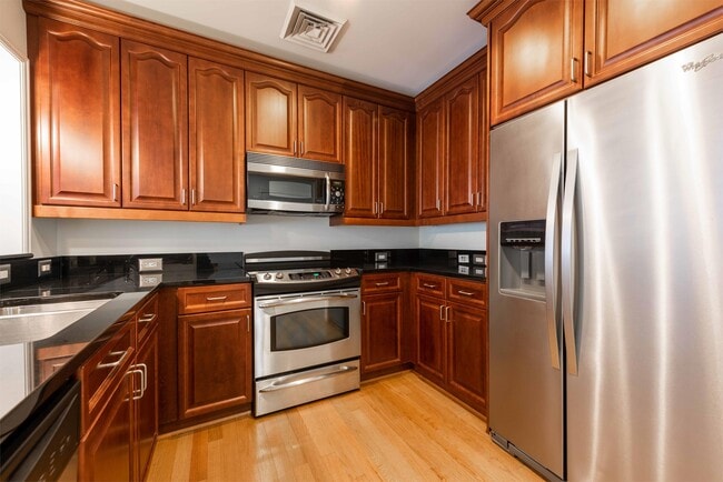 Photo - 401 13th St NE