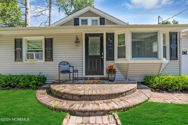 Photo - 717 Corlies Ave