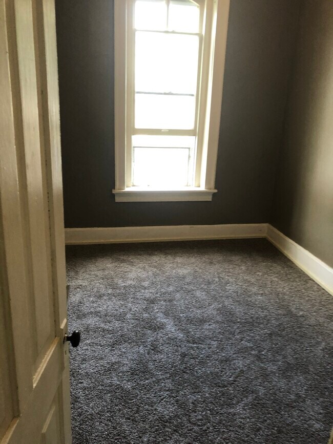 Photo - 200 E Elm St Unit Apt 4