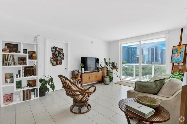 Building Photo - 4250 Biscayne Blvd Unit 817 Rental