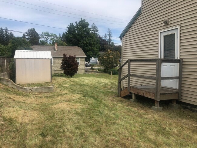 Photo - 1150 NE Lake St