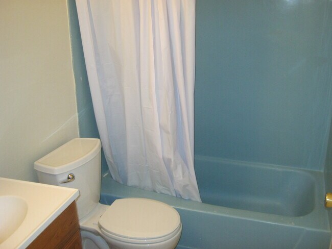 17 Cross St Unit 1