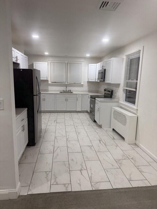 Photo - 245 Hayes St