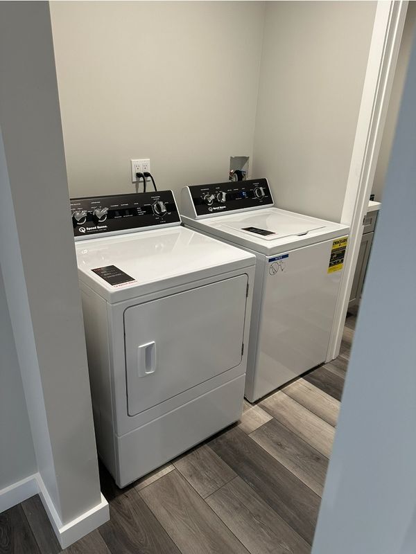 Photo - 4965 Imperial Ave