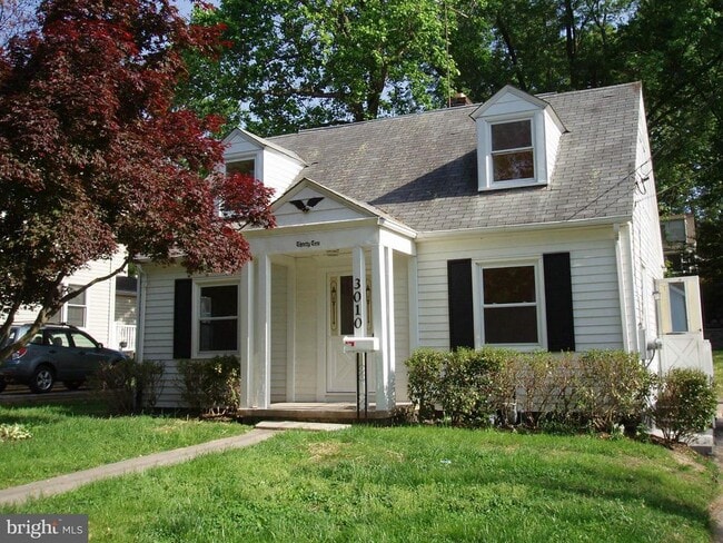 Building Photo - 3010 Ferndale St Rental