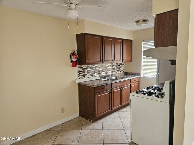 Photo - 1601 N El Paso St Unit 2