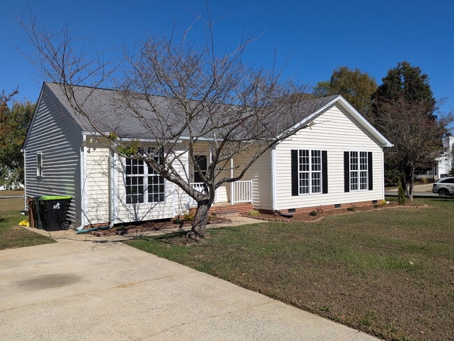 Photo - 417 Flagg Rd
