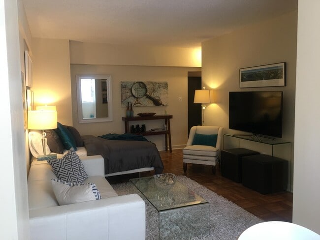 Photo - Washington House