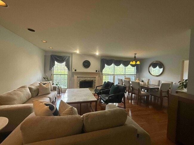 Photo - 803 Marseilles Cir