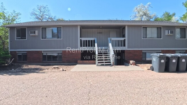 Building Photo - 2354 10th St SW Unit 1