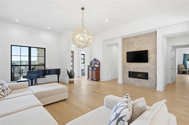 Photo - 321 Sweet Grass Ln