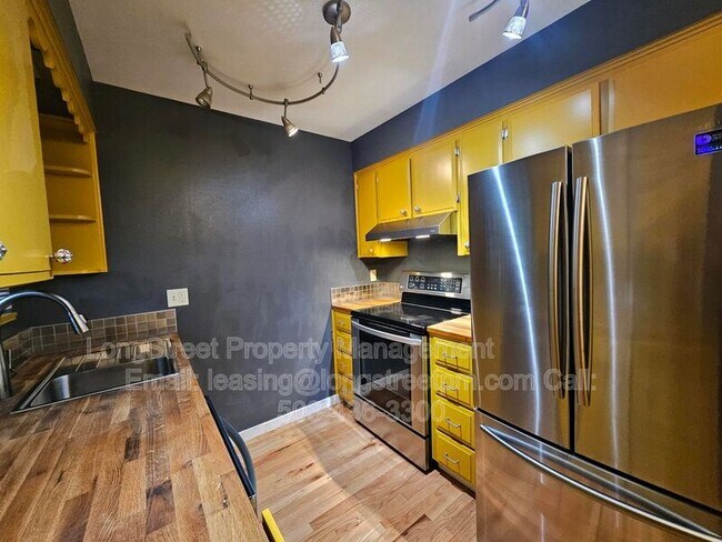 Photo - 4606 NE Broadway