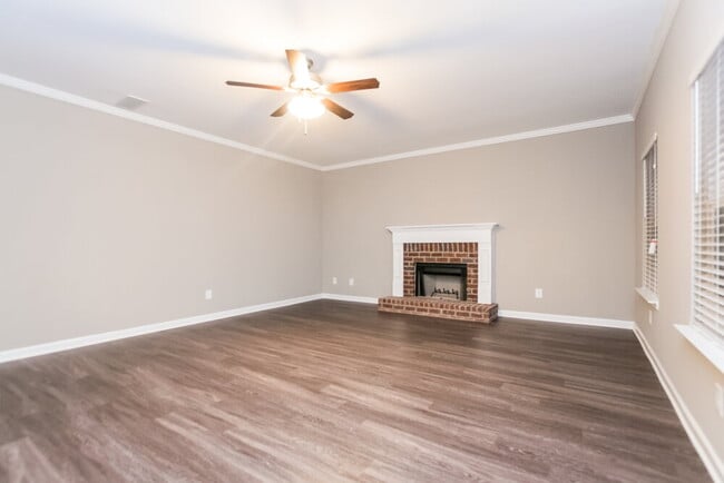 Photo - 398 Fieldcrest Dr