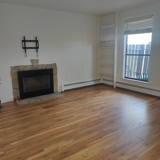 Photo - Spacious 1 Bedroom Condo for Rent in Niwot