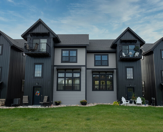 Sibley Parkway Crossing - Sibley Parkway Crossing Townhomes