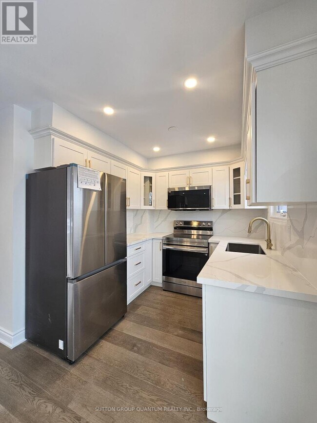 Photo - 2084 Hunt Crescent