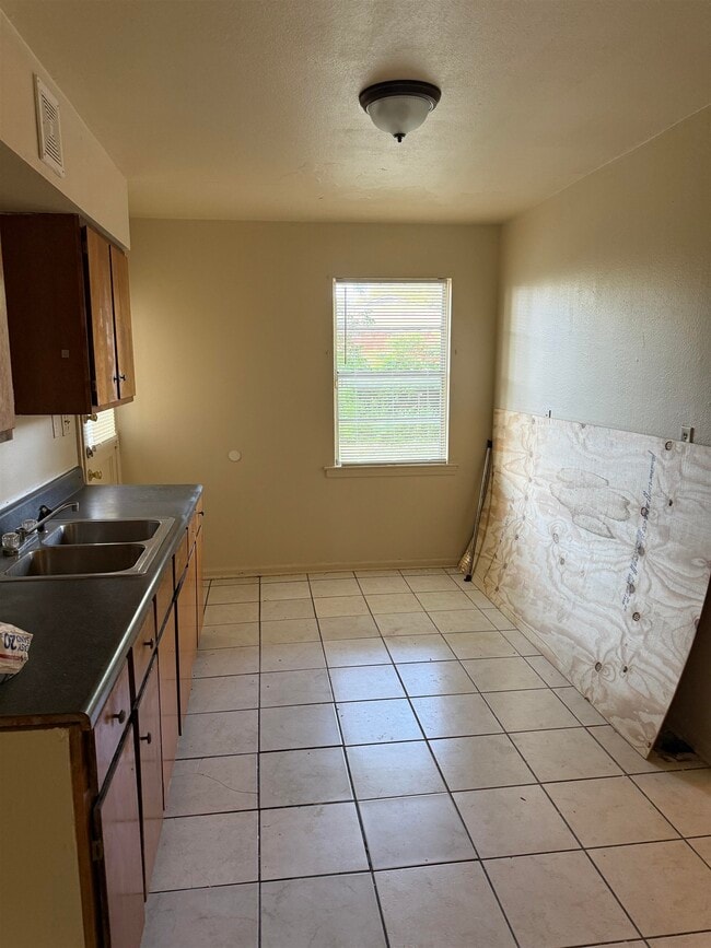 Photo - 1617 Leigh Dr